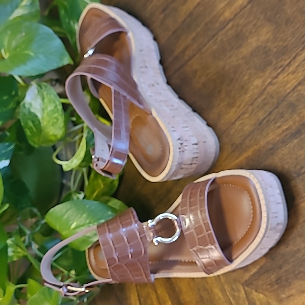 Giani Bernini Harperr snake print cork wedge